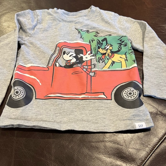Gap 4T long sleeve T-shirt’s - Picture 2 of 8